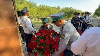 Қызылордалық полицейлер қаза тапқан әріптесін құрметпен еске алды