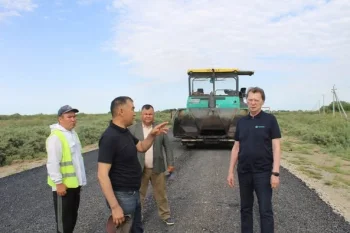 Қазалыда жол салу қарқын алды: Мәжіліс депутаты құрылыс барысымен танысты