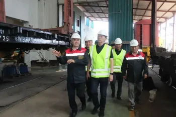 Депутат жұмысшы мамандармен кездесті