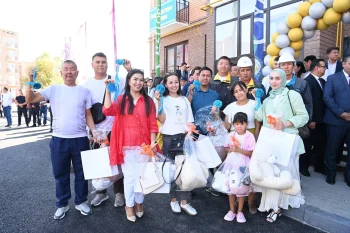 Қызылордада кезекте тұрған отбасылар жаңа пәтерге қоныстанды