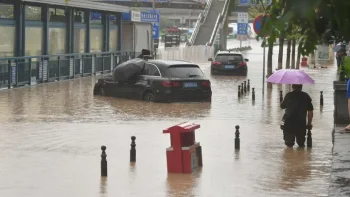 Бейжіңде нөсер жауын салдарынан 30 адам қаза тапты