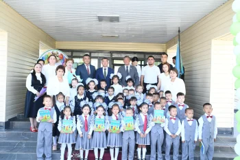 Жаңа оқу жылы Қазалы ауданы мектептерінде мерекелік көңіл-күймен басталды